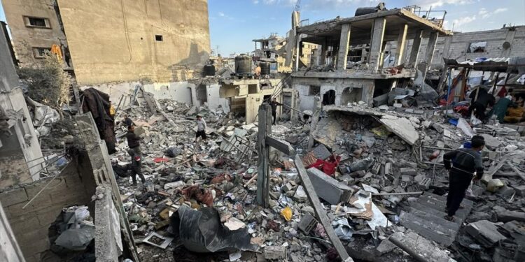 İsrail, Gazze'de Su Arıtım Tesisini Vurdu!