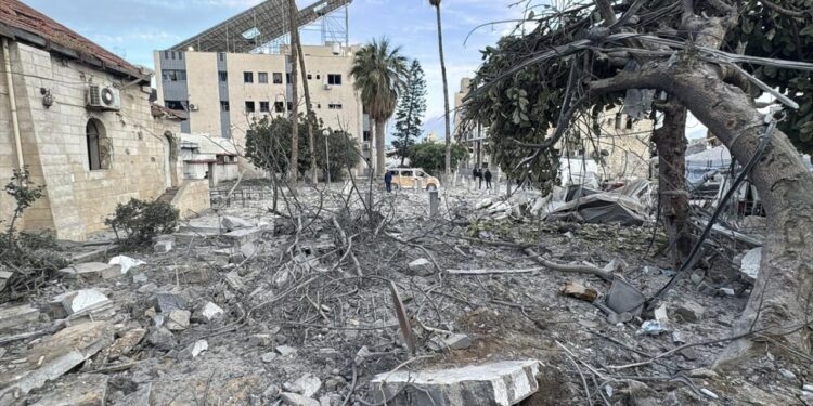 İsrail, Han Yunus'ta Bir Evi Bombaladı! 5 Filistinli Öldü
