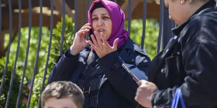 İstanbul'da deprem: Cep telefonları neden çalışmadı?