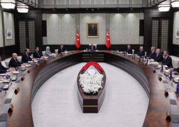 Kabine Toplanıyor! Masada Hangi Konular Var?