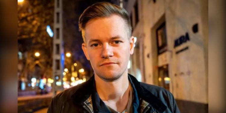 Kalemin kılıçtan güçlü olduğuna inanmak istiyorum