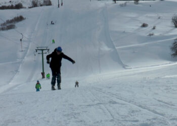 Karadeniz'de iki mevsim; sahilde piknik, yükseklerde kayak