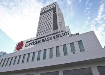 Köklü liselerde öğretmenler açığa alındı, işten çıkarıldı' yönündeki iddialar asılsızdır