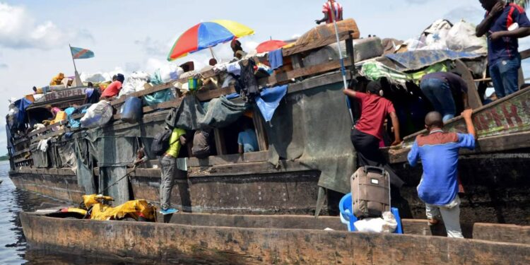 Kongo'da Teknede Yangın Faciası: 148 Ölü, Onlarca Kayıp