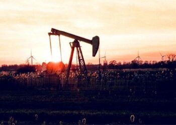 Küresel petrol talebi artışındaki beklentiler aşağı yönlü olarak revize edildi