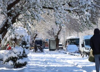 Meteoroloji'den Peş Peşe Uyarılar: Kar Yağışı, Sağanak, Fırtına, Çöl Tozu Geliyor...