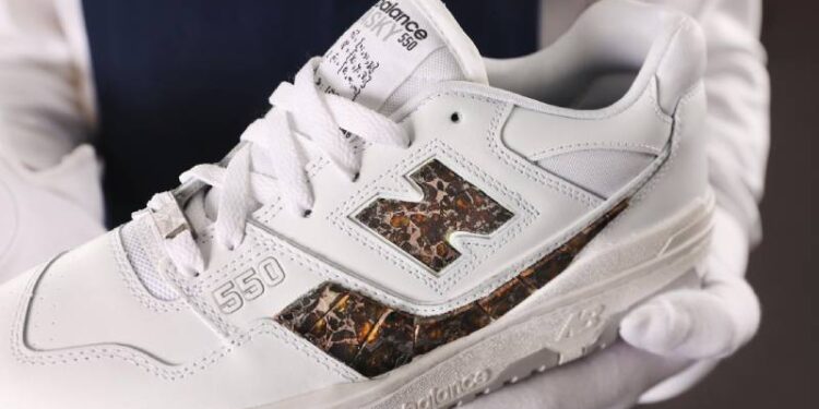 New Balance, Camper ve Vans'a domuz derisi cezası