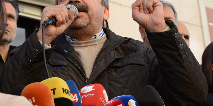 Önder'e sanat dünyasından mesaj yağıyor… İsim isim kim ne yazdı