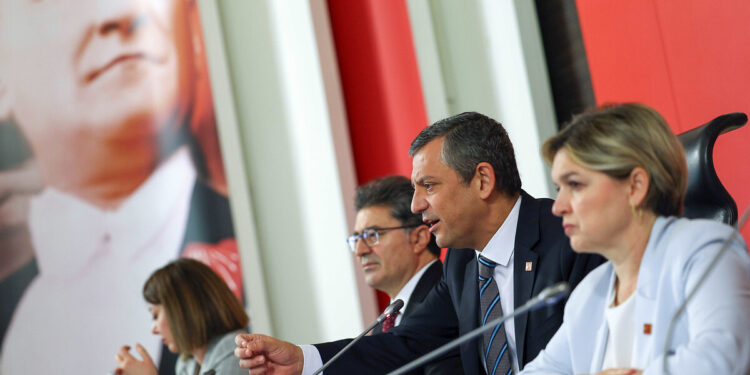 Özgür Özel: İmamoğlu’nu Silivri’de tutarlarsa…