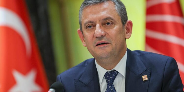 Özgür Özel’den Paskalya Bayramı Mesajı