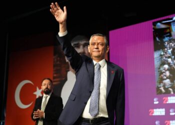 Özgür Özel'in A Takımı Belli Oldu: İşte CHP'nin Yeni Parti Meclisi