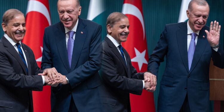 Pakistan Başbakanı Şerif'ten Cumhurbaşkanı Erdoğan'a Övgü Dolu Sözler: 'Büyük ve Cesur Bir Lider'