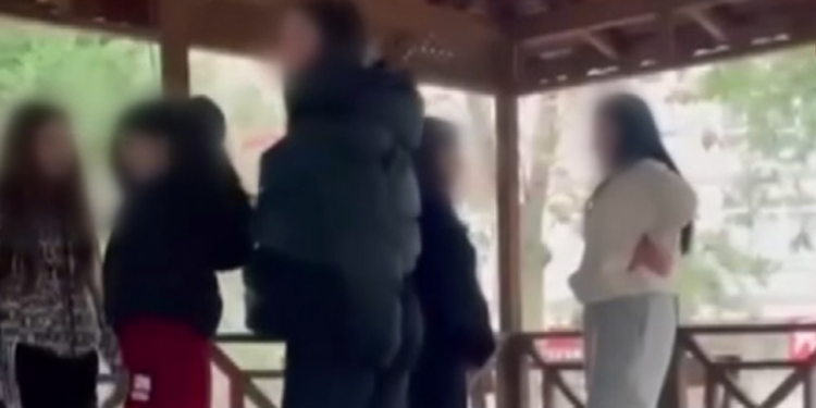 Parkta Dehşet: Şiddet Uygulayıp Kaydettiler! Akran Zorbalığına 4 Tutuklama