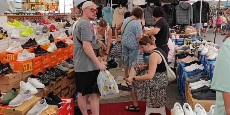 Pazarlıkta Fiyatı Yarı Yarıya Düşürecek 3 Kelime Ortaya Çıktı