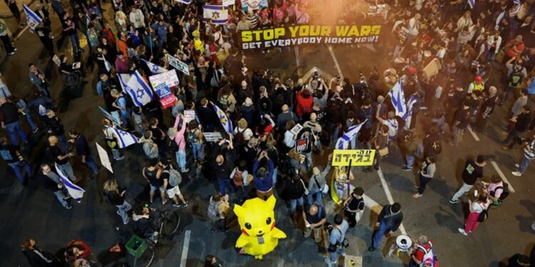 Pikachu Şimdi de İsrail'de! 'Gazze' Protestolarında En Öndeydi