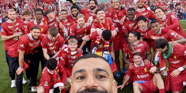 Premier Lig’de şampiyon Liverpool oldu: Muhammed Salah rekoru resmen kırdı