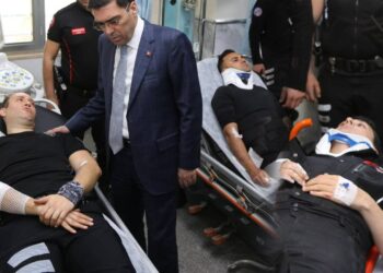 Şanlıurfa'da Feci Kaza: 4 Polis Yaralı!