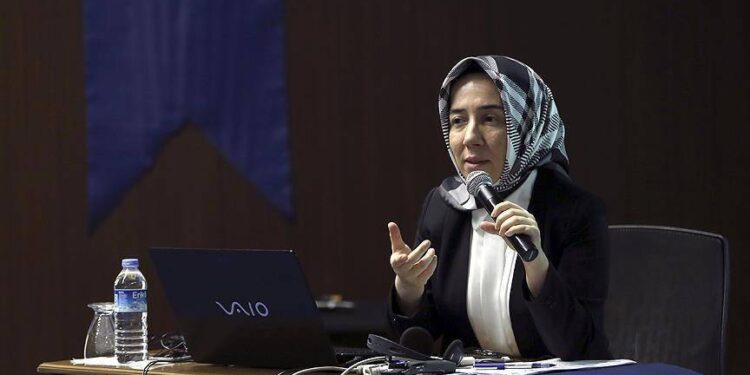 Sıkı para politikası devam edecek