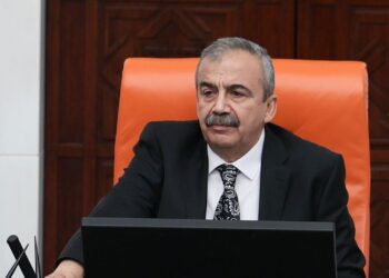 Sırrı Süreyya Önder’in Ameliyat Sürecinin Detayları Ortaya Çıktı! Önder'in Doktoru Kardiyoloji Uzmanı Kritik Saati Açıkladı