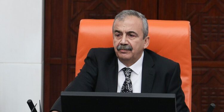 Sırrı Süreyya Önder’in Ameliyat Sürecinin Detayları Ortaya Çıktı! Önder'in Doktoru Kardiyoloji Uzmanı Kritik Saati Açıkladı