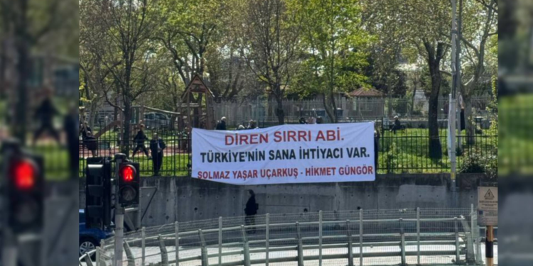 Sırrı Süreyya Önder'in yattığı hastanenin karşısına dev pankart asıldı: Türkiye'nin sana ihtiyacı var
