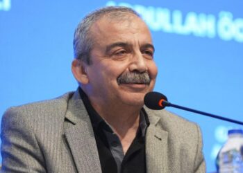 Sırrı usta, yaşa ki eserini göresin, barış için yaşa