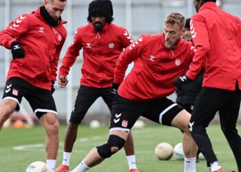 Sivasspor Kasımpaşa Deplasmanına Hazırlanıyor