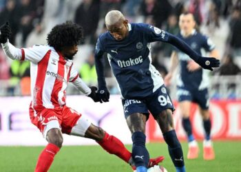 Sivasspor ile Fenerbahçe Karşı Karşıya: Üçüncü Gol Geldi