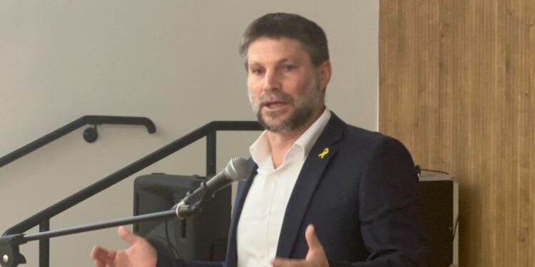 Smotrich 'Holokost açlığını' anlattı, Gazze'ye yardımı reddetti