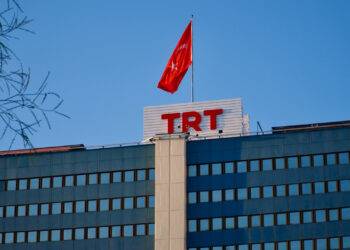 Sosyal medyada TRT'yi eleştiren TRT çalışanı işten çıkarıldı