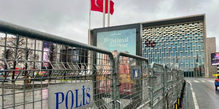 Taksim Meydanı’nda 1 Mayıs kutlamalarına yönelik yasak kaldırılmalı