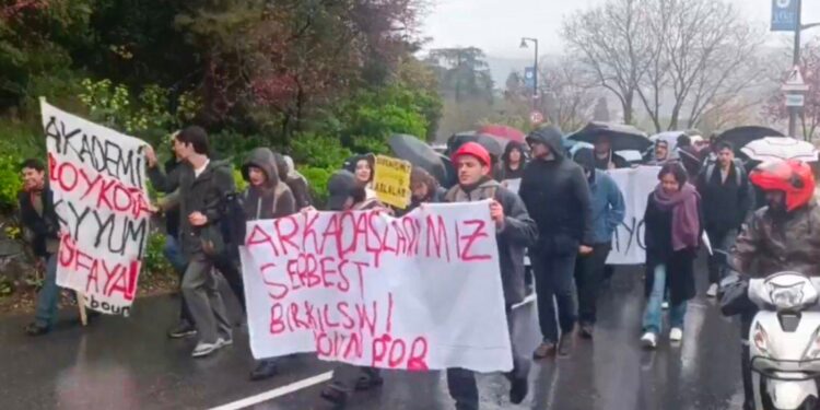 "Tek adam rejiminin hiçbir meşruiyet zemini kalmamıştır"