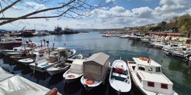 Tekirdağ'da Poyraz Alarmı: Tekneler Limandan Çıkamadı