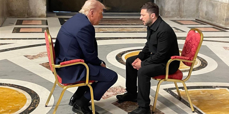 Trump ve Zelenskiy'den Aylar Sonra İlk Temas! Son Görüşmelerinde Tansiyon Yükselmişti