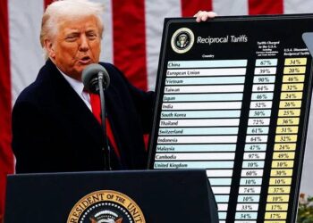 Trump'ın gümrük tarifeleri Türkiye'yi nasıl etkiler; iş dünyası "yeni fırsatlar" bekliyor