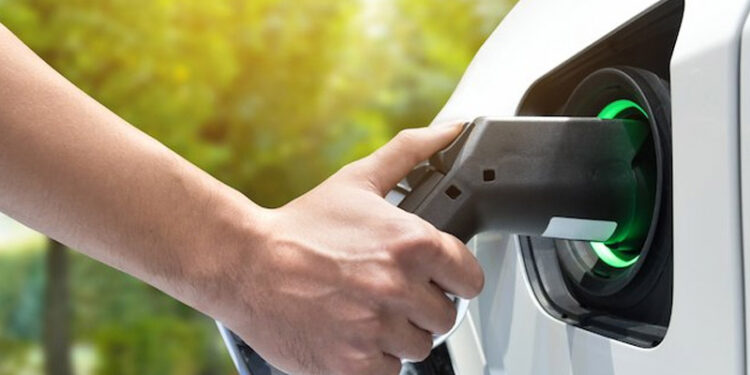 Türkiye'de elektrikli araç şarj istasyonu sayısı 11 bini aştı