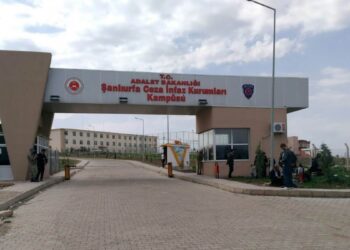 Tutsak yakınlarına çıplak arama Adalet Bakanlığı’na soruldu