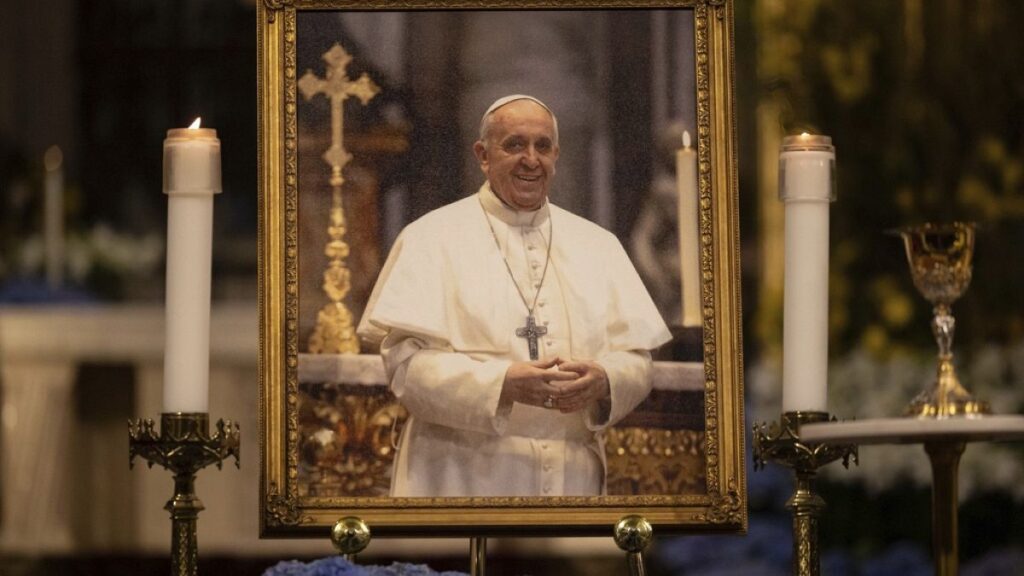 Vatikan, Papa Francis'in felç ve kalp yetmezliği nedeniyle öldüğünü açıkladı