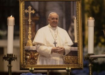 Vatikan, Papa Francis'in felç ve kalp yetmezliği nedeniyle öldüğünü açıkladı