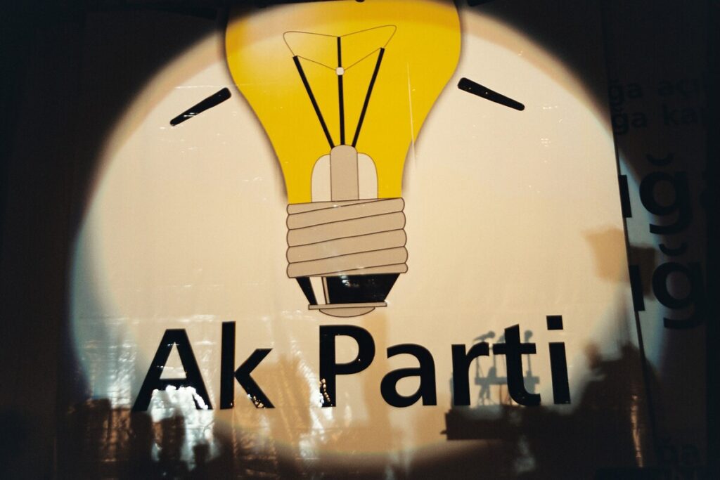 Yandaş yazar sordu: İktidarın en büyük sorunu nedir?