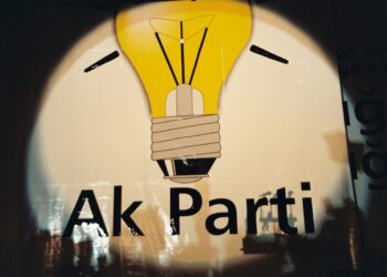 Yandaş yazar sordu: İktidarın en büyük sorunu nedir?