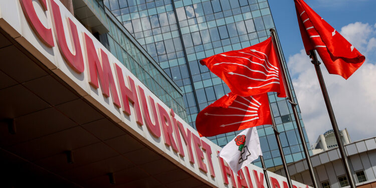 Yargı kıskacında bugün: Yedi CHP'li gözaltına alındı