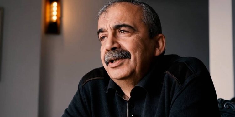 Yaşamı mücadele ve direnişle geçen Sırrı Süreyya Önder’in bu badireyi de en kısa sürede atlatacağına inanıyoruz