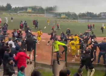 Yeşil Saha Boks Ringine Döndü! Bitiş Düdüğünün Ardından Yumruklar Konuştu