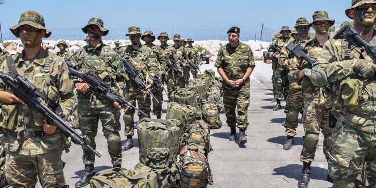 Yunanistan'dan Ege'de Tansiyonu Yükseltecek Hareket: Tam 150 Bin Yeni Asker