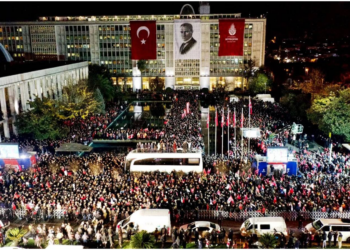 Z Kuşağı, demokratik ve laik hukuk devleti ilkelerine sahip çıktığını gösterdi