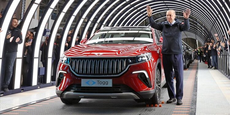 Rekor zarar sonrası yeni reklam yüzü bulundu