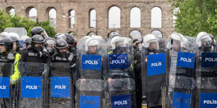 1 Mayıs’a polis müdahalesi: 300 gözaltı