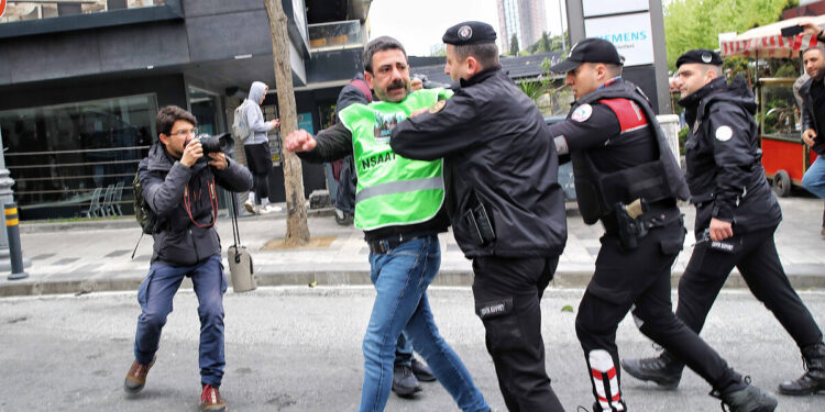 1 Mayıs'ta gözaltına alınanlardan 17'si için tutuklama talep edildi