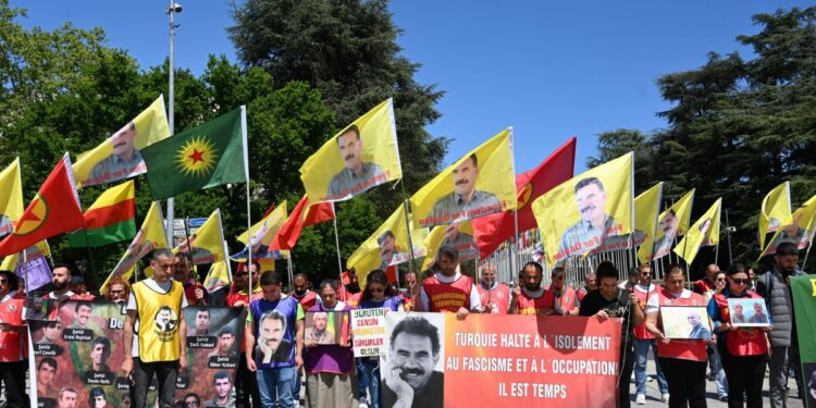 Cenevre eylemi: PKK’nin kararıyla yeni bir süreç başladı